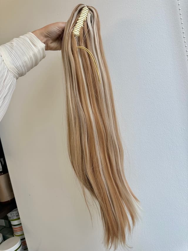 Ponytail with Clips Balayage Blonde, 70 cm Ponytail with Clips Balayage Blonde, 70 cm
