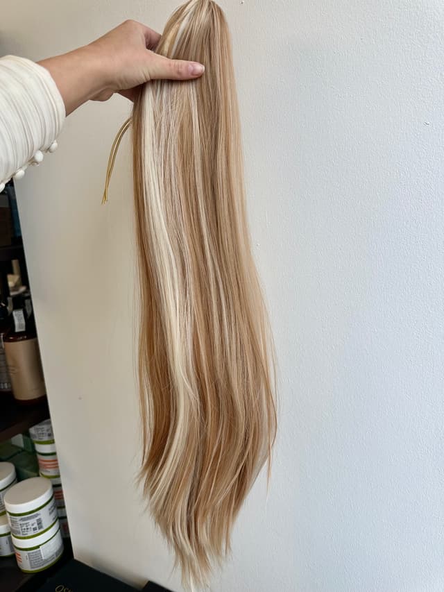 Ponytail with Clips Balayage Blonde, 70 cm Ponytail with Clips Balayage Blonde, 70 cm