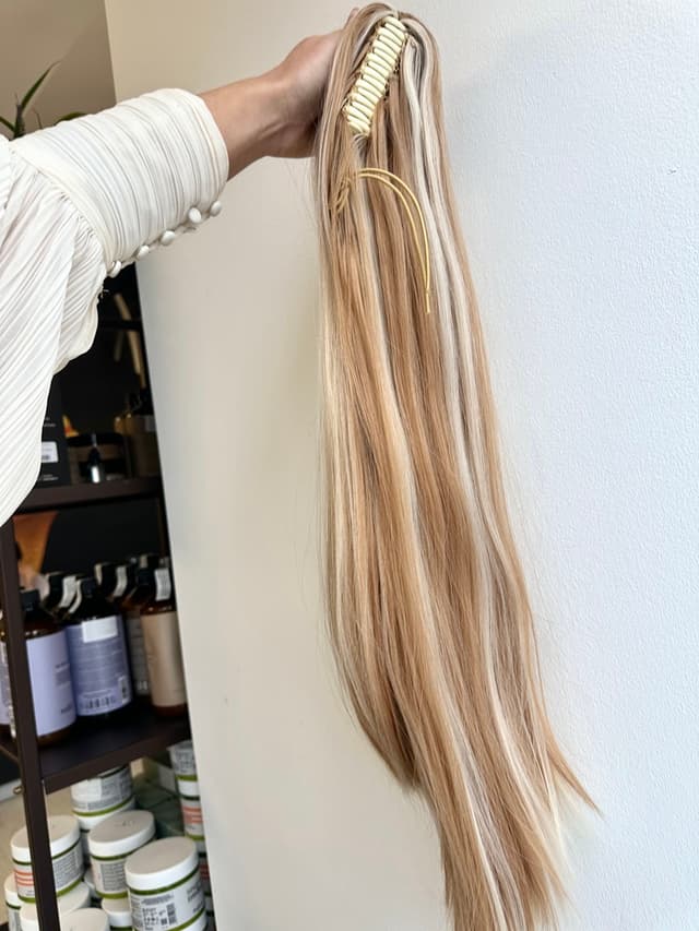 Ponytail with Clips Balayage Blonde, 70 cm Ponytail with Clips Balayage Blonde, 70 cm