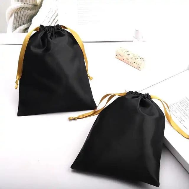 Saculet din matase pentru depozitare extensii de par/ peruci Saculet din matase pentru depozitare extensii de par/ peruci