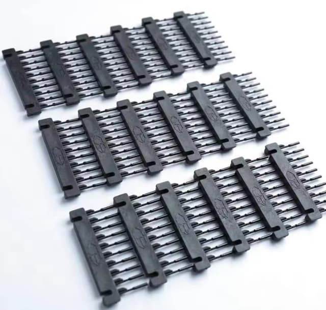 Set de 40 de ustensile necesare pentru aplicarea extensiilor 6D Set de 40 de ustensile necesare pentru aplicarea extensiilor 6D