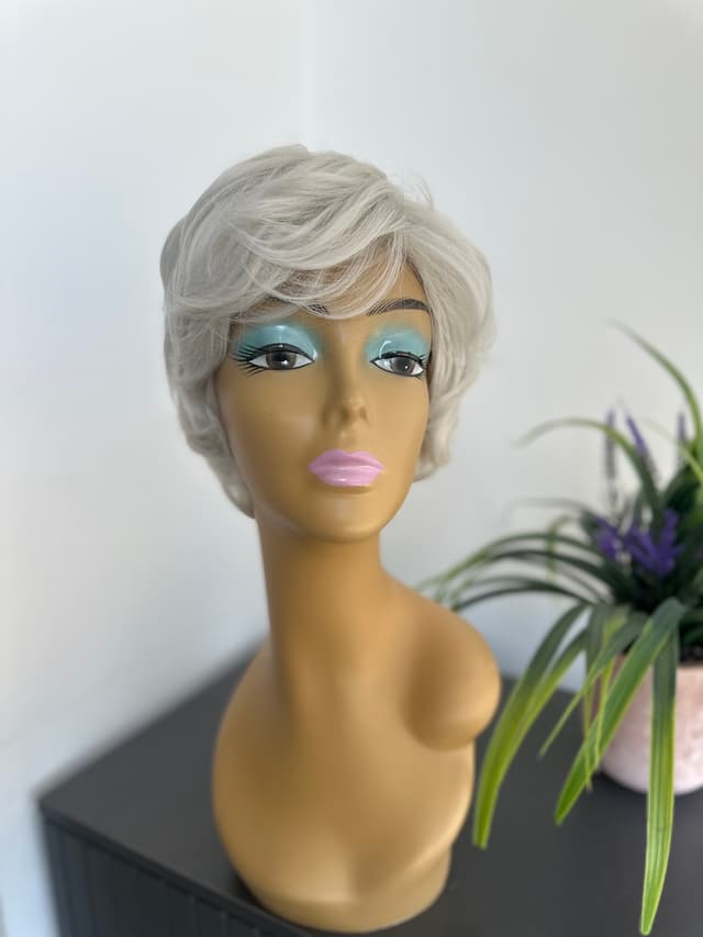 Peruca Lady Light Grey Peruca Lady Light Grey