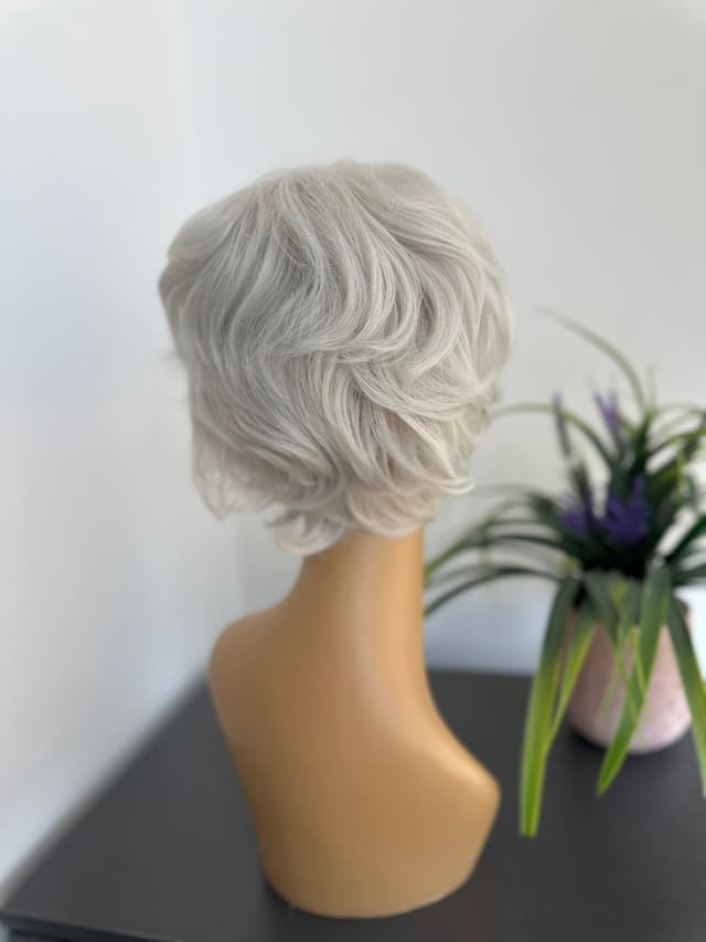 Peruca Lady Light Grey Peruca Lady Light Grey