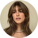 Peruci cu breton Peruci cu breton